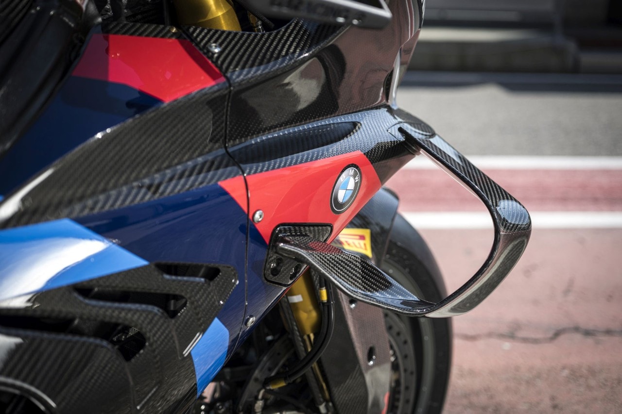 DueruoteTG #238 - Abbiamo guidato in pista la BMW che corre in SBK! 